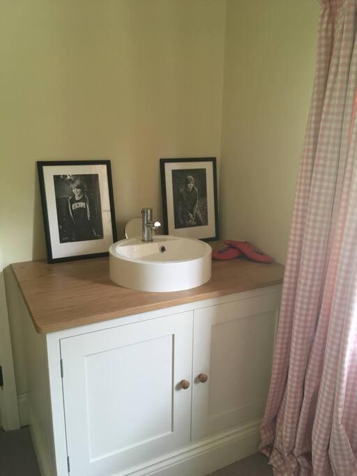 St Anthony'S, Bright Perkily Decorated 3 Bedroom House Ampleforth Buitenkant foto