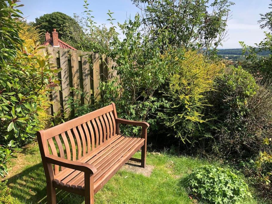 St Anthony'S, Bright Perkily Decorated 3 Bedroom House Ampleforth Buitenkant foto